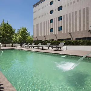 https://nh-madrid-barajas-airport.besthotelstoledo.com